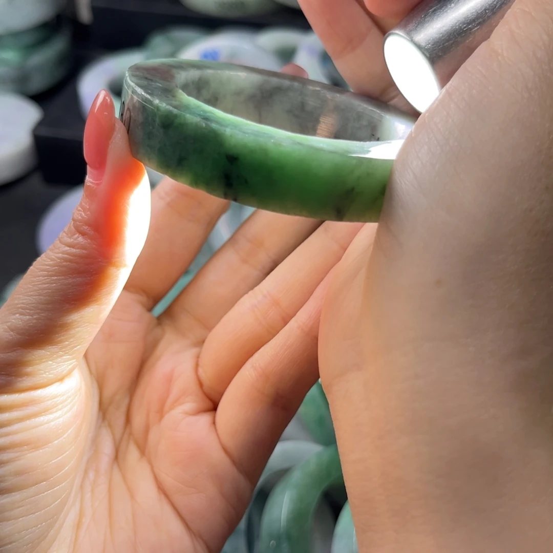 定制翡翠未镶嵌天然翡翠手镯