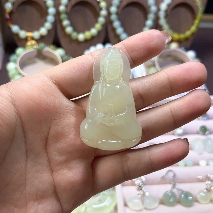 未镶嵌蛇纹石玉吊坠(赠链)素衣观音保平安
