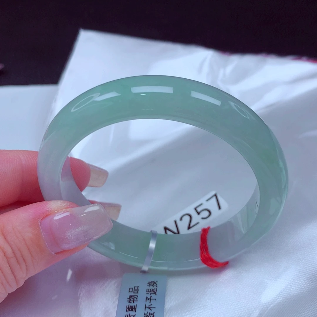 翡翠手镯未镶嵌手镯88