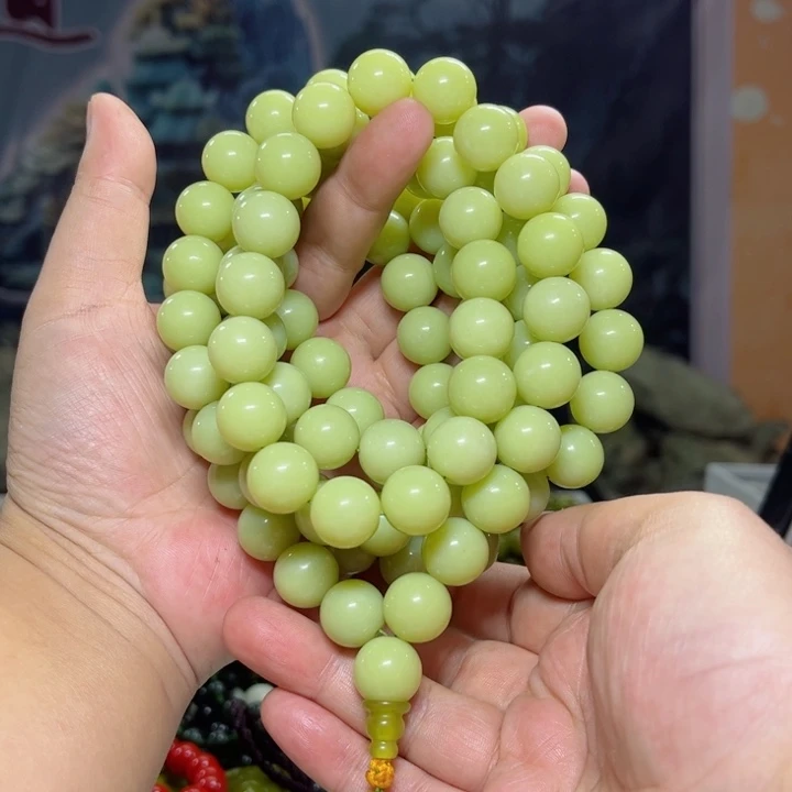 蛇纹石玉颈饰未镶嵌缘****空