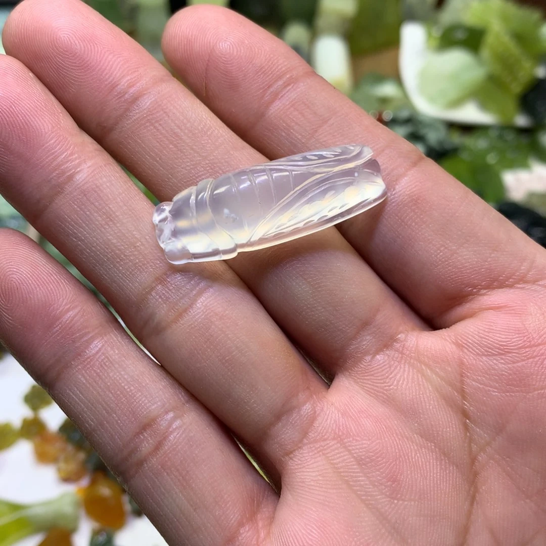 岫玉颈饰未镶嵌蝉