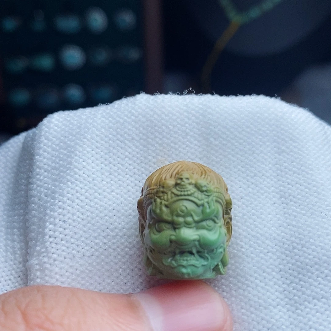 未镶嵌绿松石颈饰