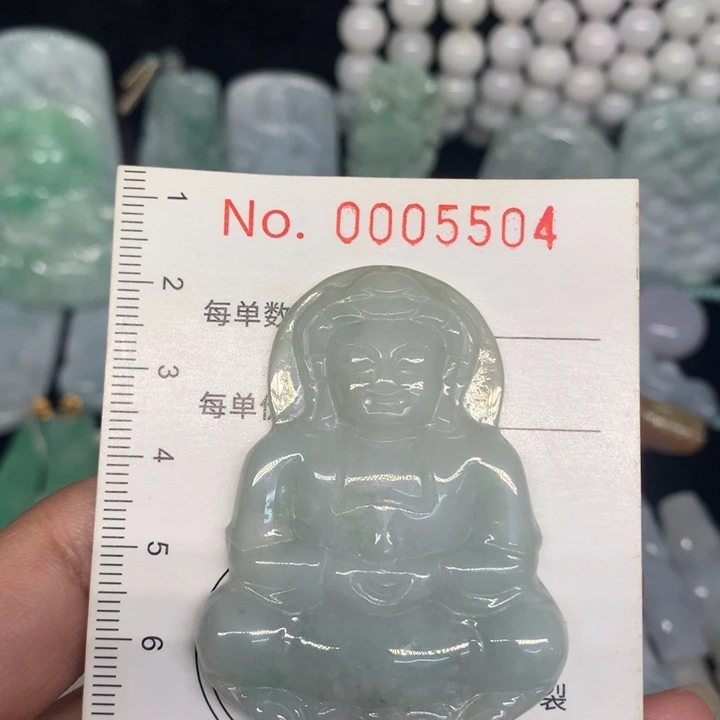 颈饰未镶嵌翡翠微瑕