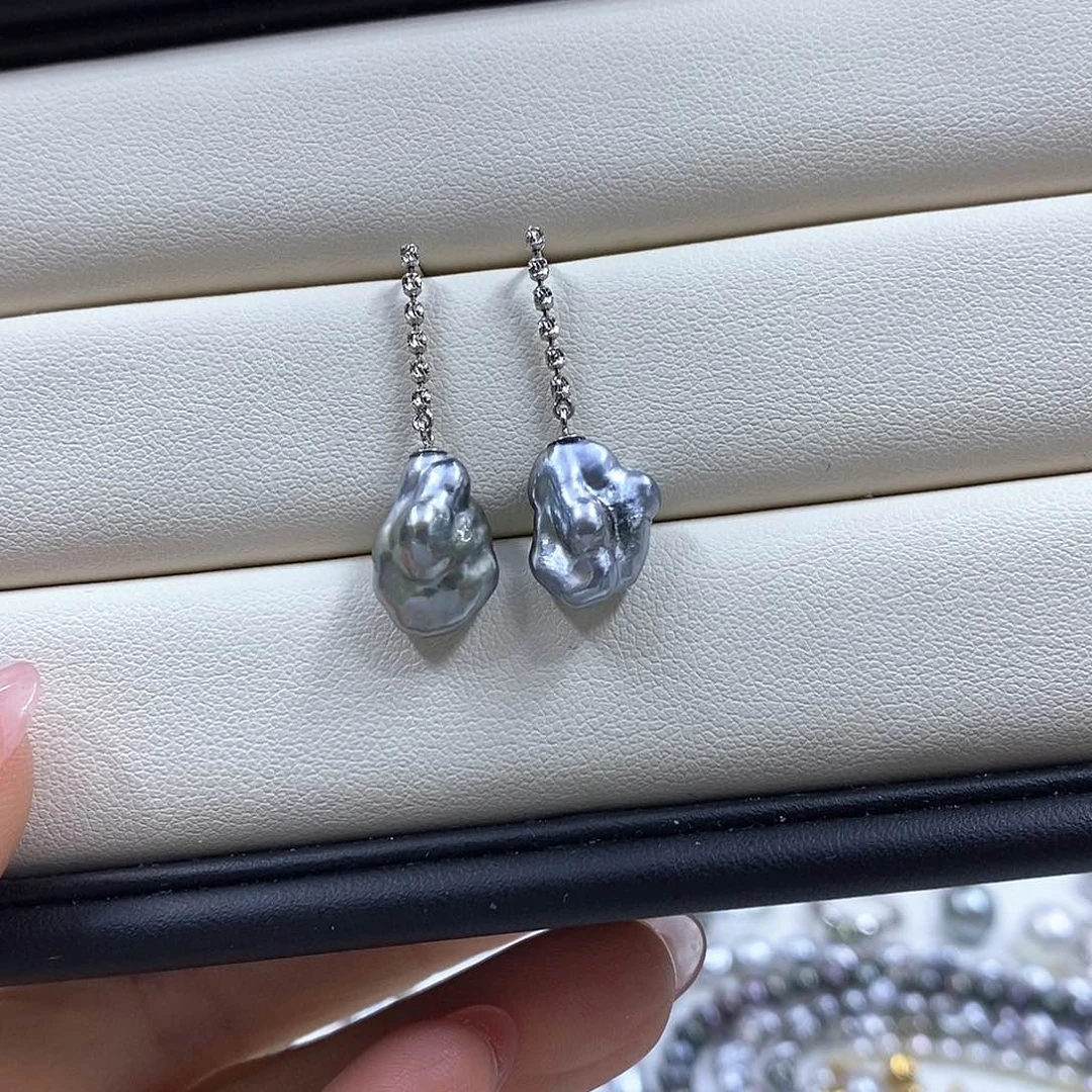 18K金镶嵌海水珍珠耳饰