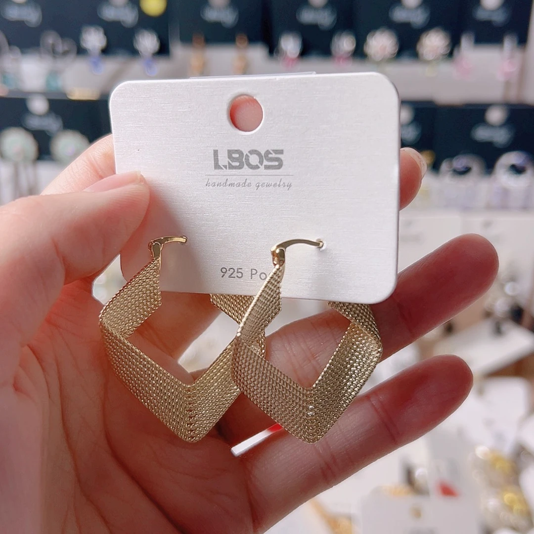 锆石纯铜合金耳环的