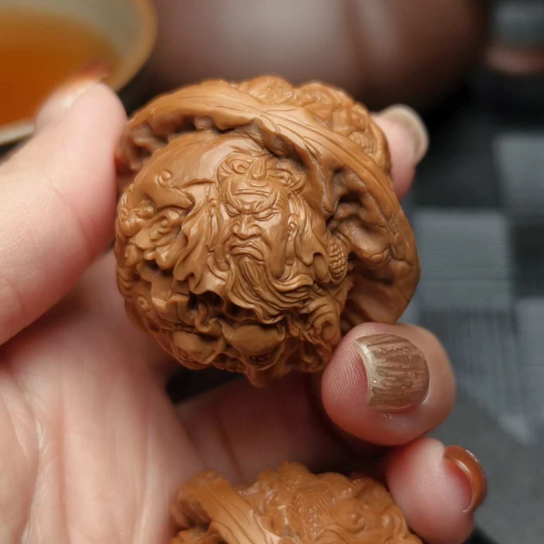 毕业三回G262-1 御龙关公文玩核桃雕刻把件