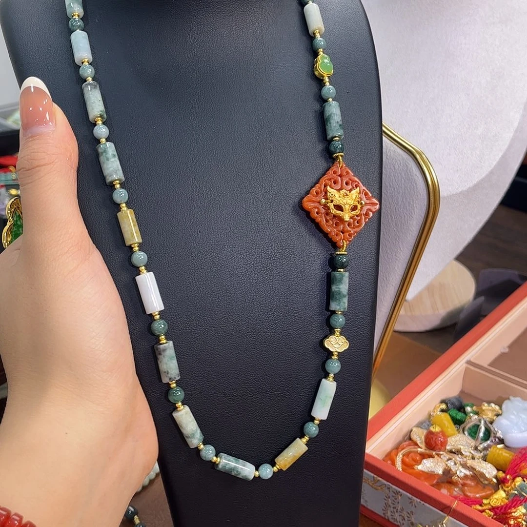 翡翠未镶嵌颈饰炸