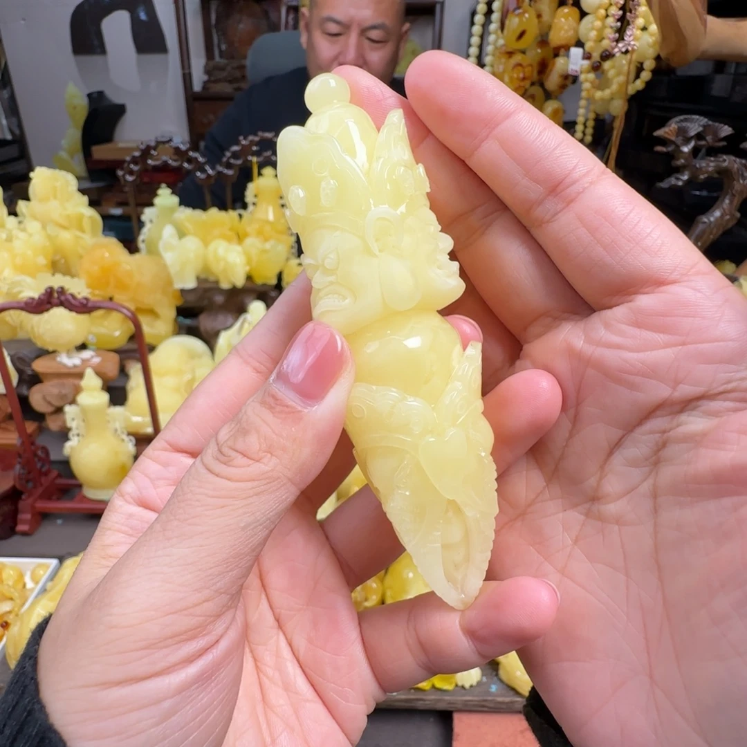 蜜蜡未镶嵌珠宝奇石