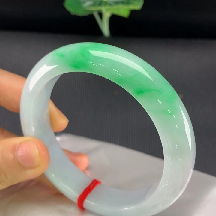 翡翠手镯未镶嵌正圈56