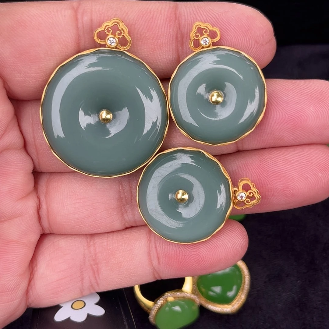 颈饰未镶嵌和田玉（糖玉）