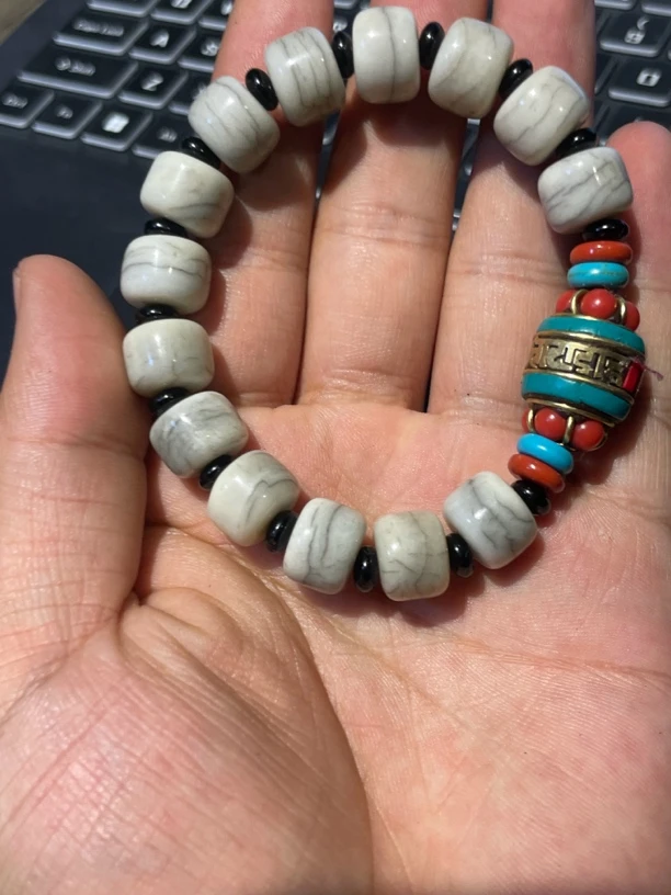 藏区琉璃手串搭配好的