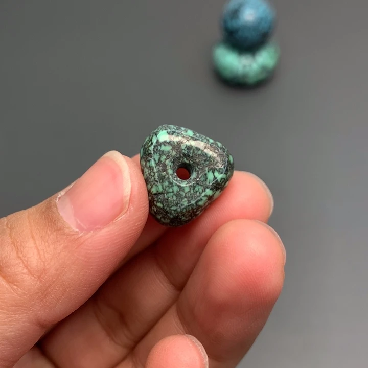 绿松石颈饰未镶嵌