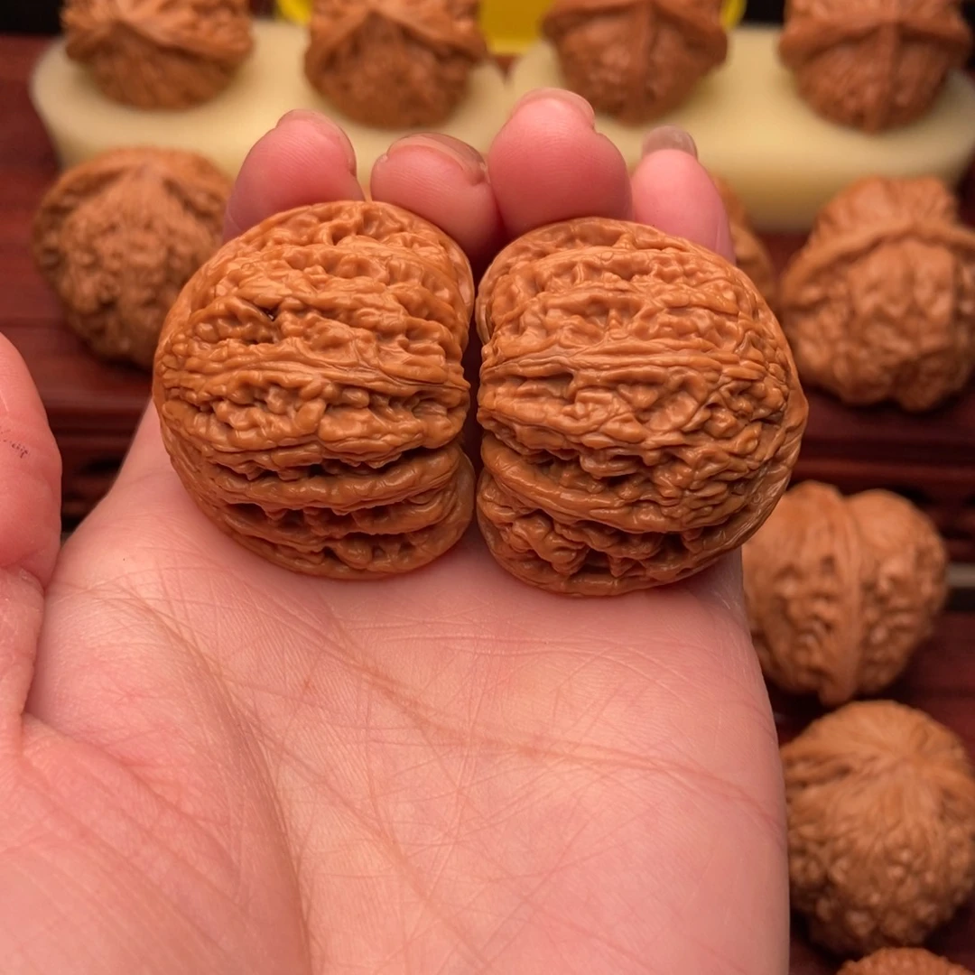 桃核把件譽野生宝石狮子头38