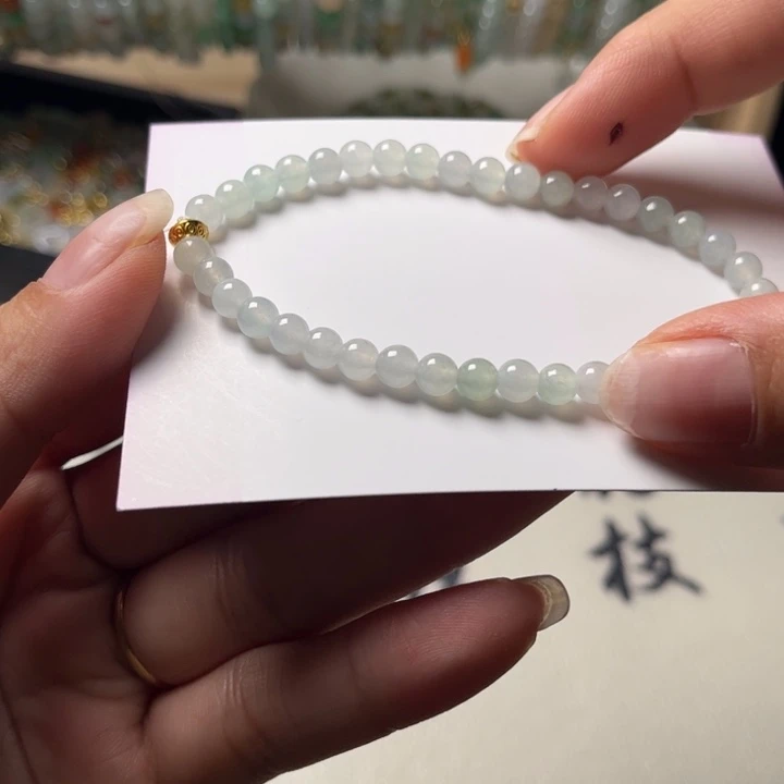 肖***子未镶嵌手串翡翠翡翠