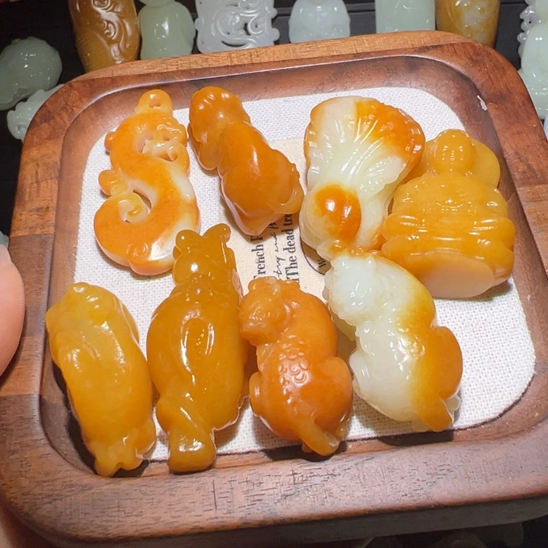 颈饰未镶嵌和田玉善*