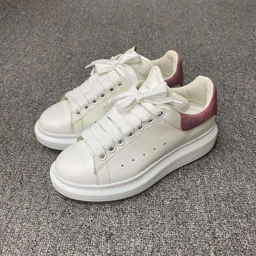 95新 Alexander McQueen/亚历山大·麦昆 97新35码麂皮尾跟BF01200