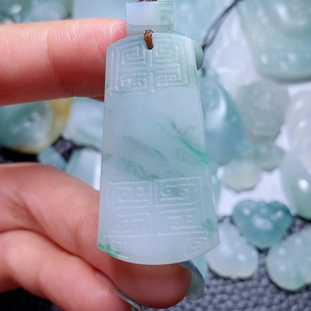 定制翡翠未镶嵌毛货付款后确认抛光