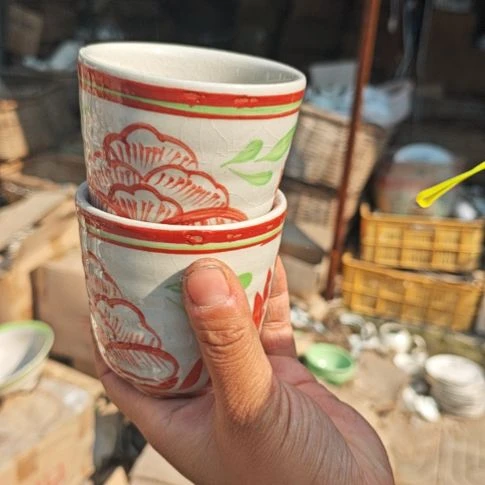 库存微瑕手绘杯子两个
