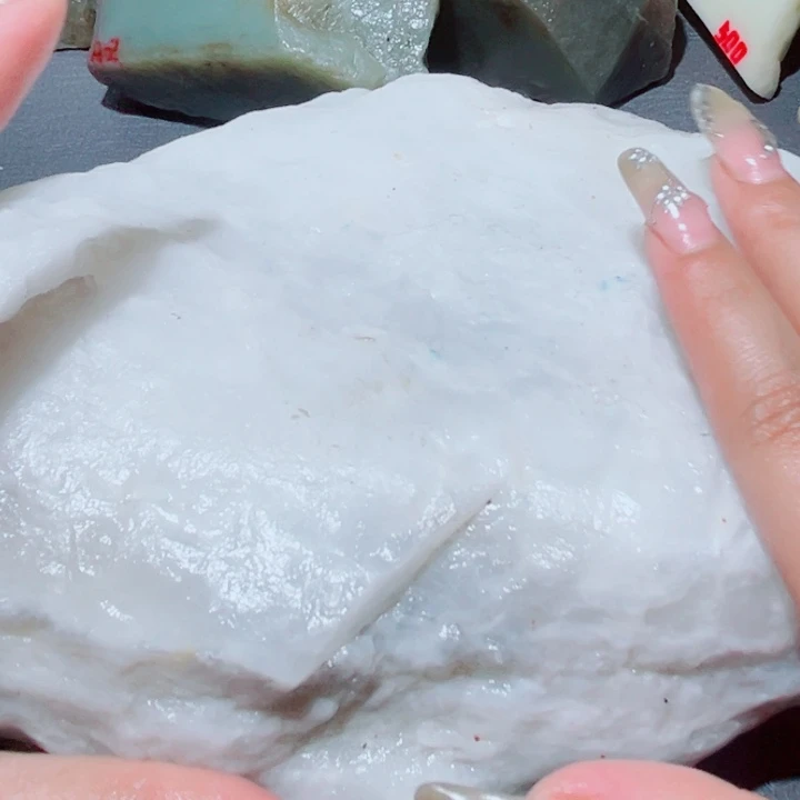 和田玉（糖玉）未镶嵌珠宝奇石