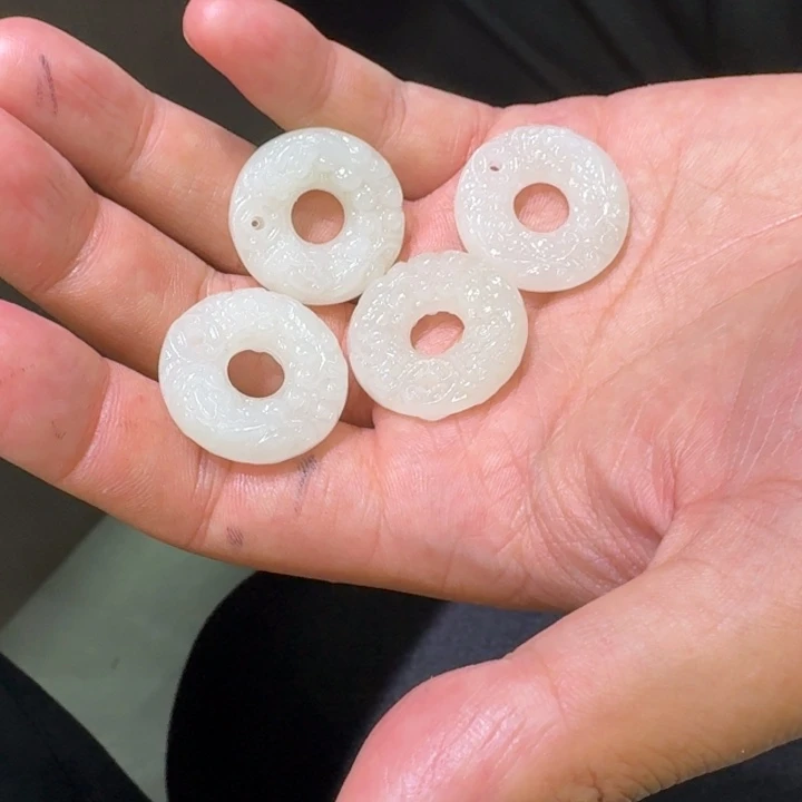 和田玉未镶嵌颈饰拍一发一