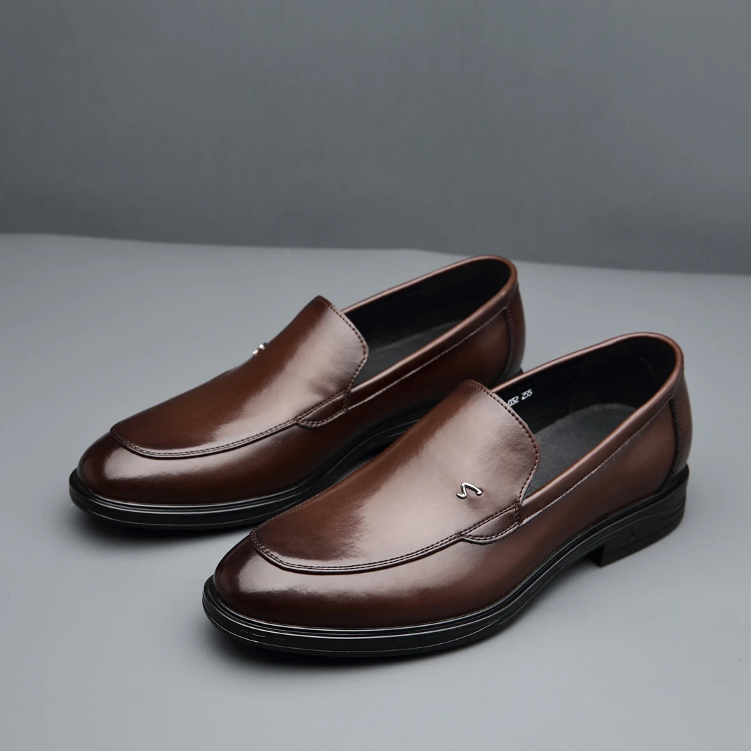 2025一032商务休闲乐福鞋简约大气时尚轻便透气男鞋（断码福利）