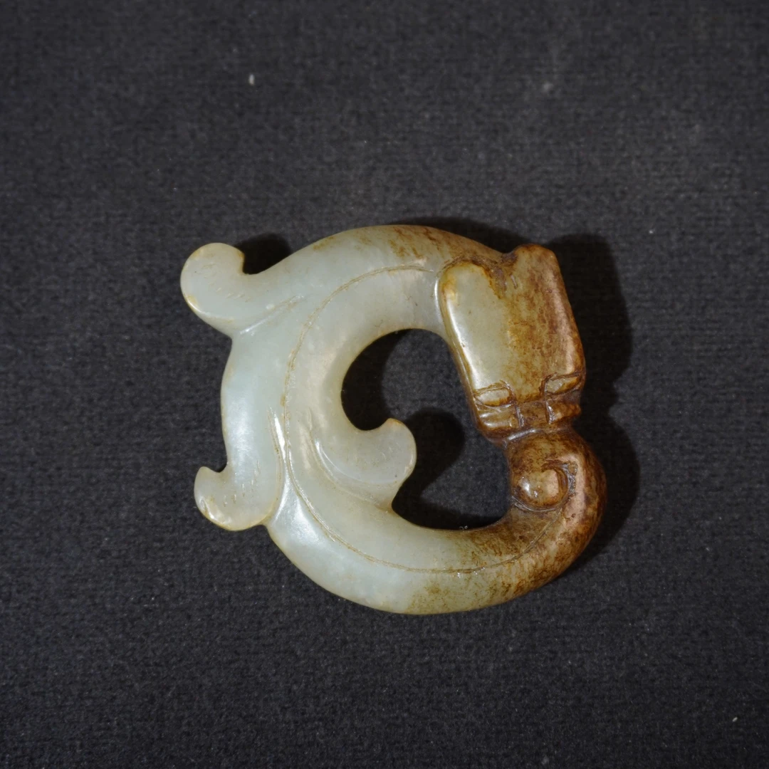 74G19  清  和田玉龙咬尾玉环