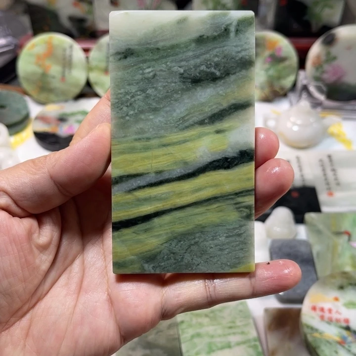 独山玉未镶嵌颈饰