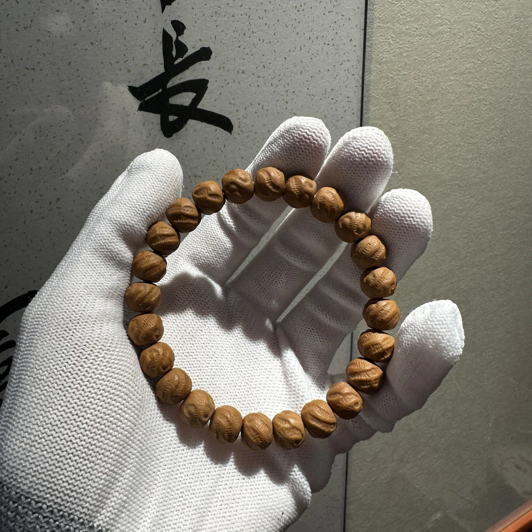 志阳文玩-观山无相手工精雕，原皮原色，精工出品