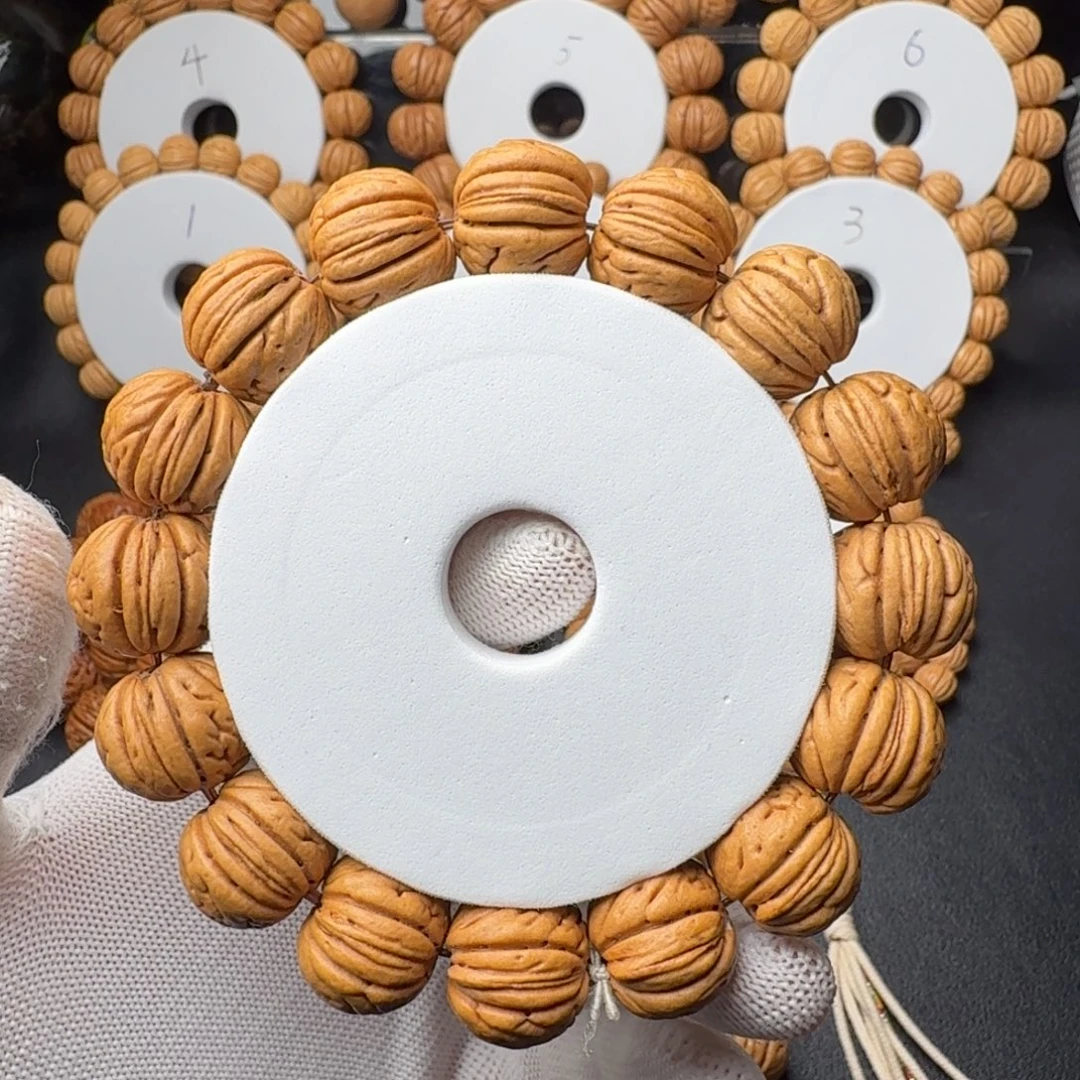 桃核手串盘锦野生大肌肉