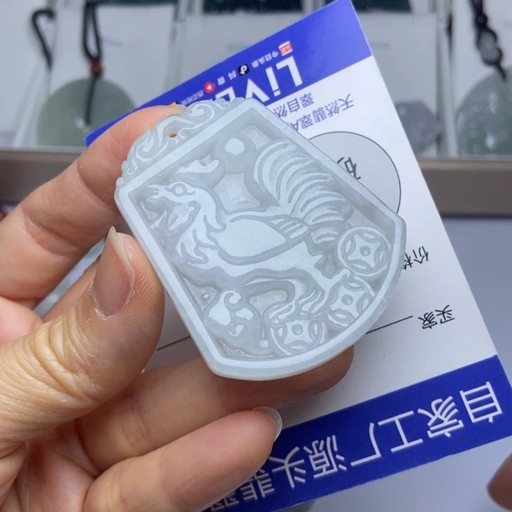 翡翠把件未镶嵌翡翠