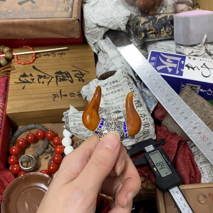 瓷片哈中古工艺品一件