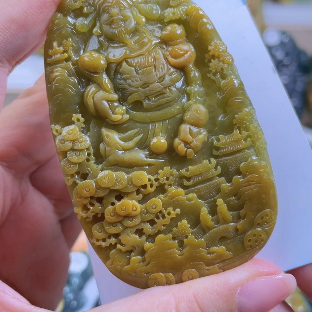 w***h翡翠未镶嵌颈饰翡翠