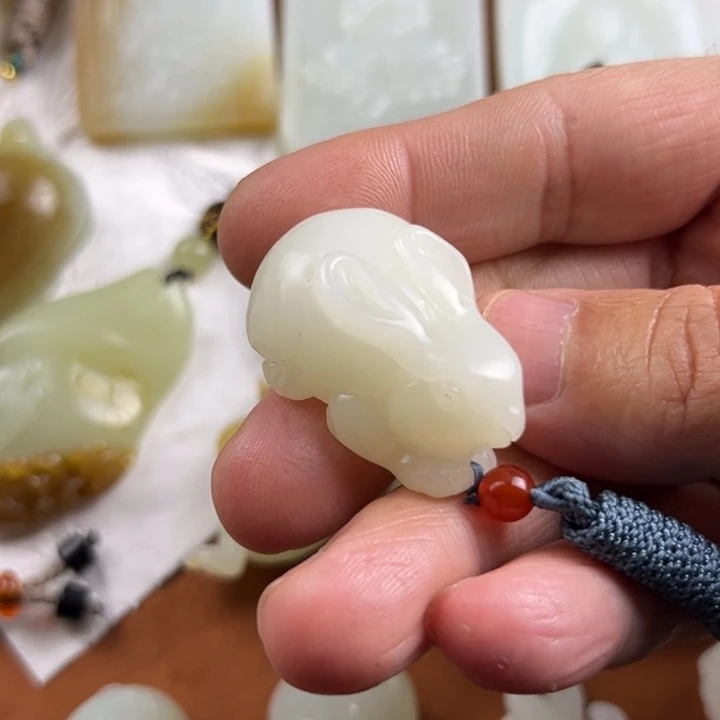 未镶嵌和田玉挂件