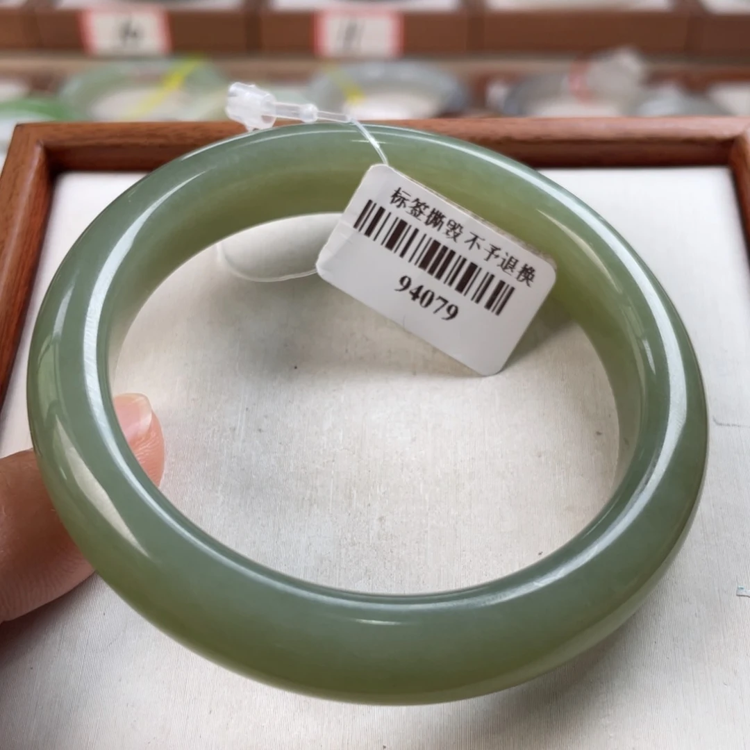 【闪购商品】和田玉手镯未镶嵌53.8。8