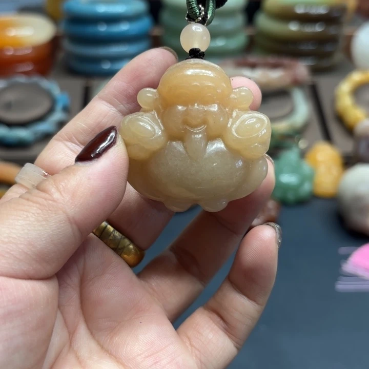 石英岩玉合金颈饰