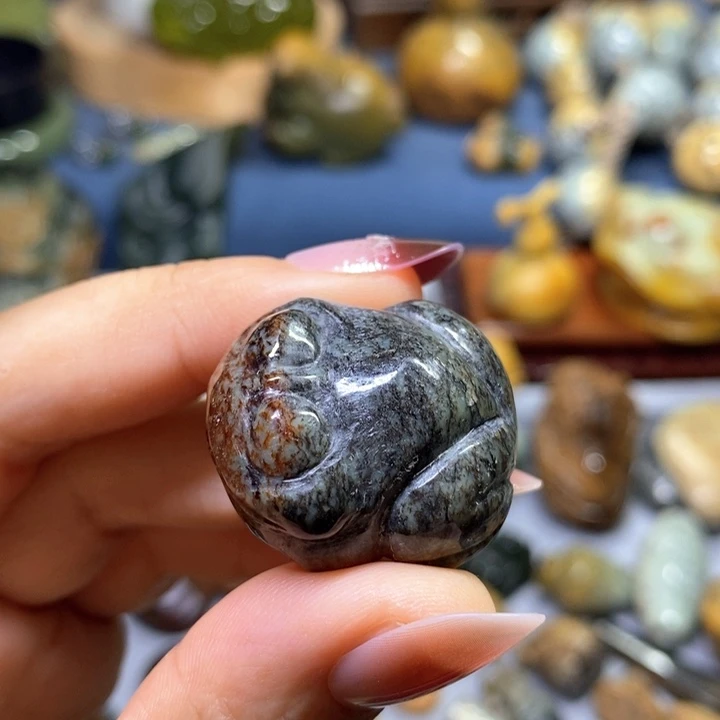 未镶嵌岫岩河磨玉（透闪石质玉）挂件通孔