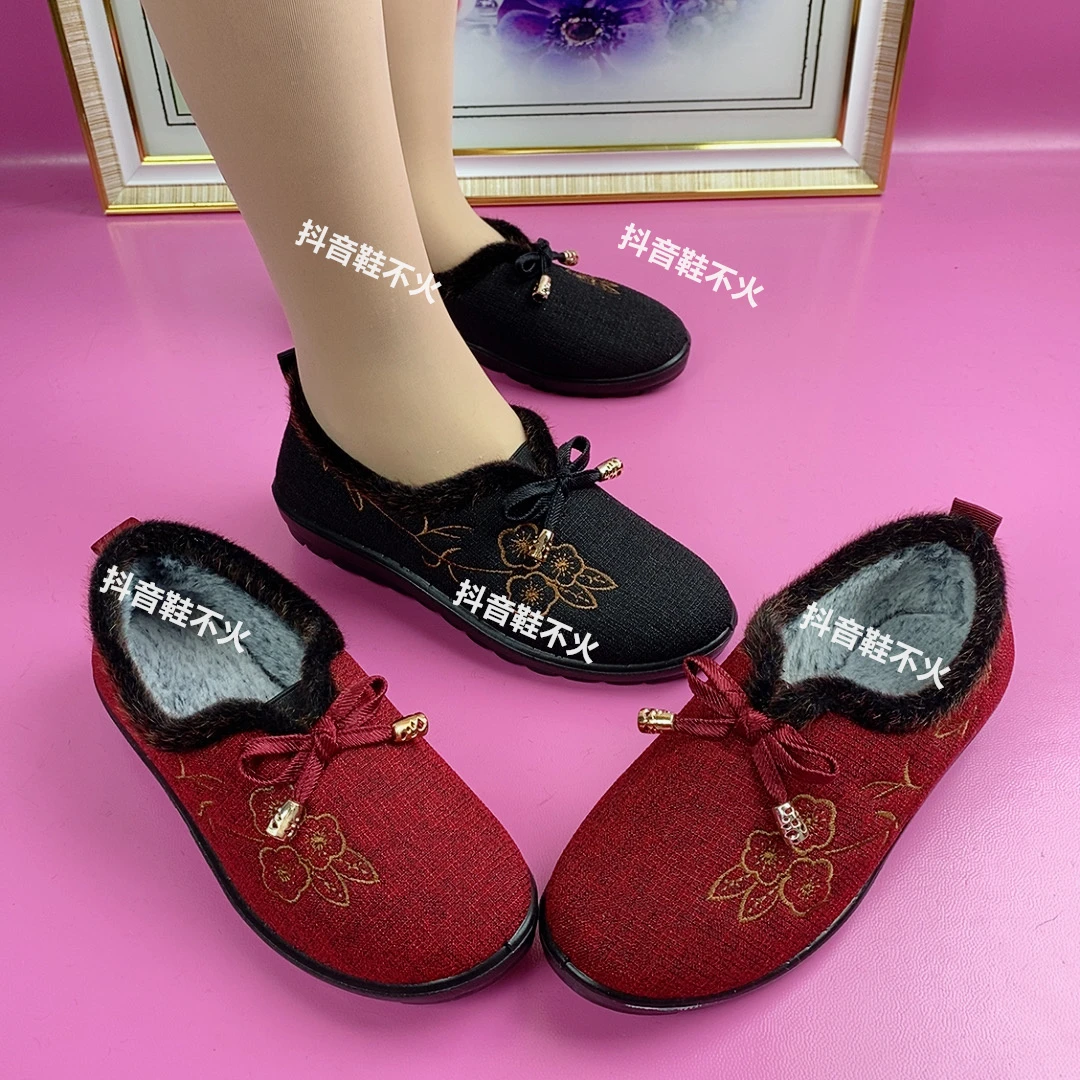 老人妈妈棉鞋冬季新款加绒保暖棉靴防滑软底民族风老北京布鞋女