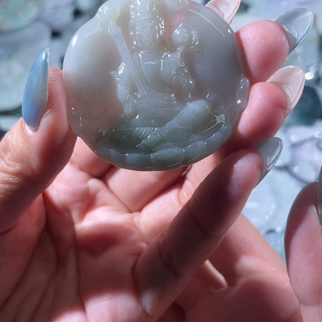 翡翠未镶嵌颈饰虚空