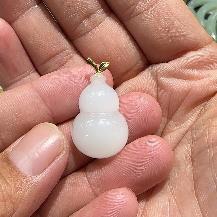 和田玉18K金镶嵌颈饰