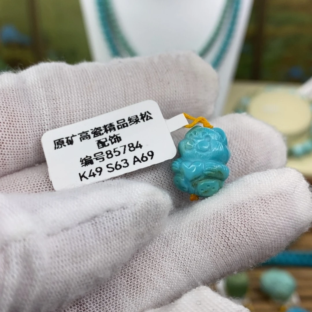 绿松石未镶嵌珠宝奇石