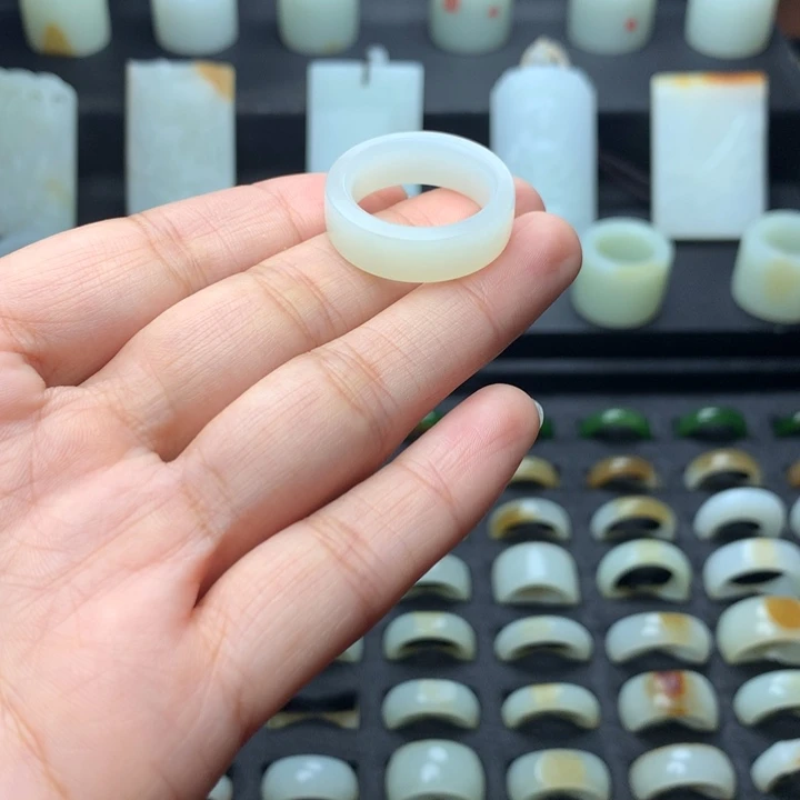 和田玉未镶嵌颈饰秋*棠