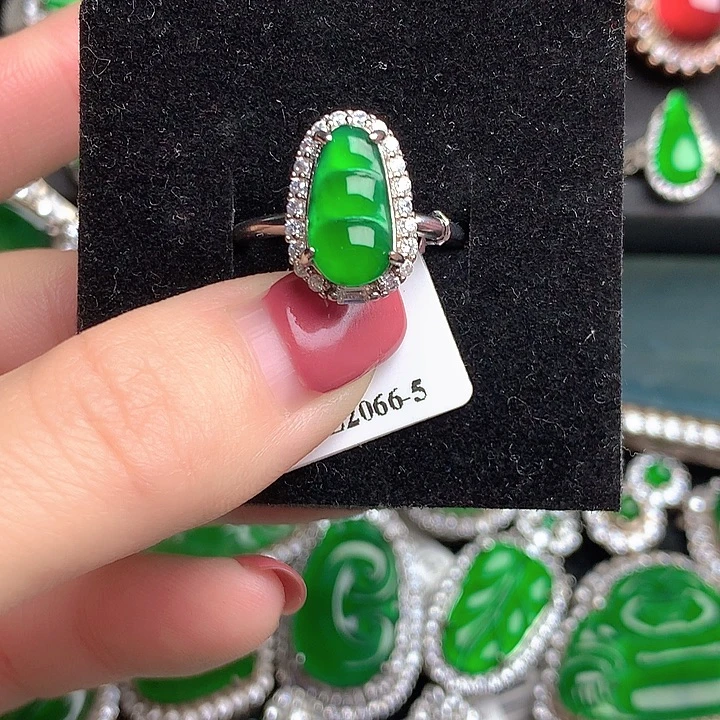 翡翠未镶嵌戒指戒指