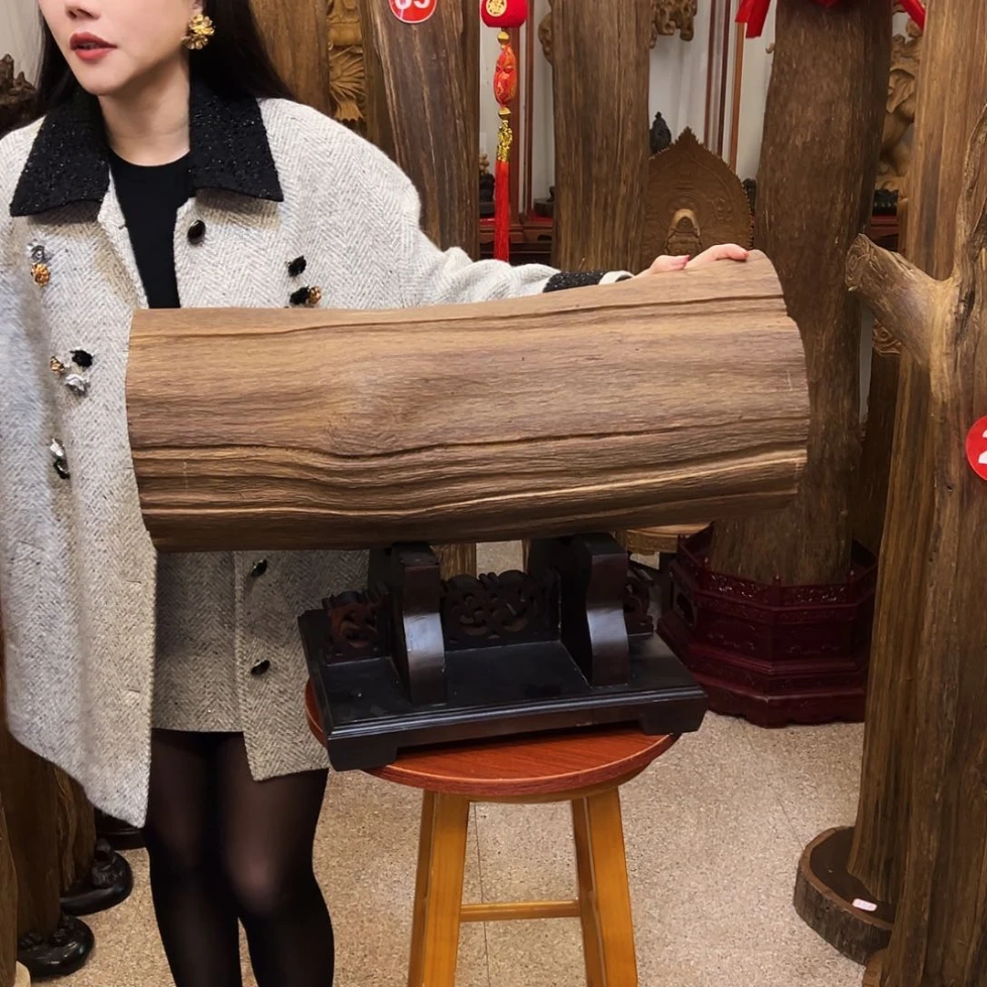 沉香摆件湖**人+底座………