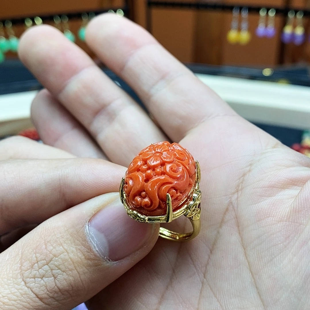翡翠未镶嵌颈饰戒指