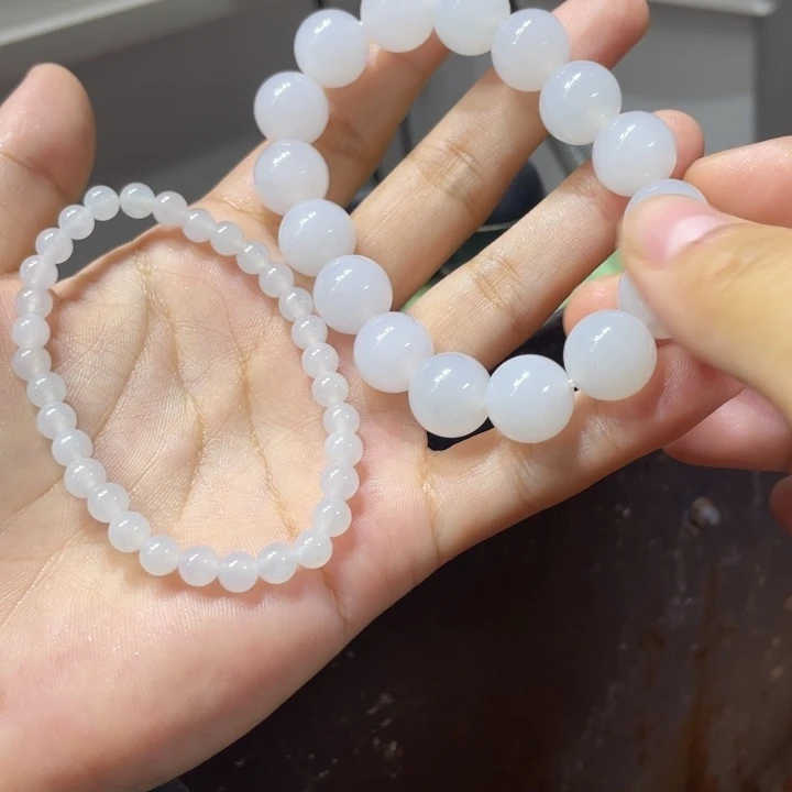 拳***鼠定制翡翠未镶嵌边角料