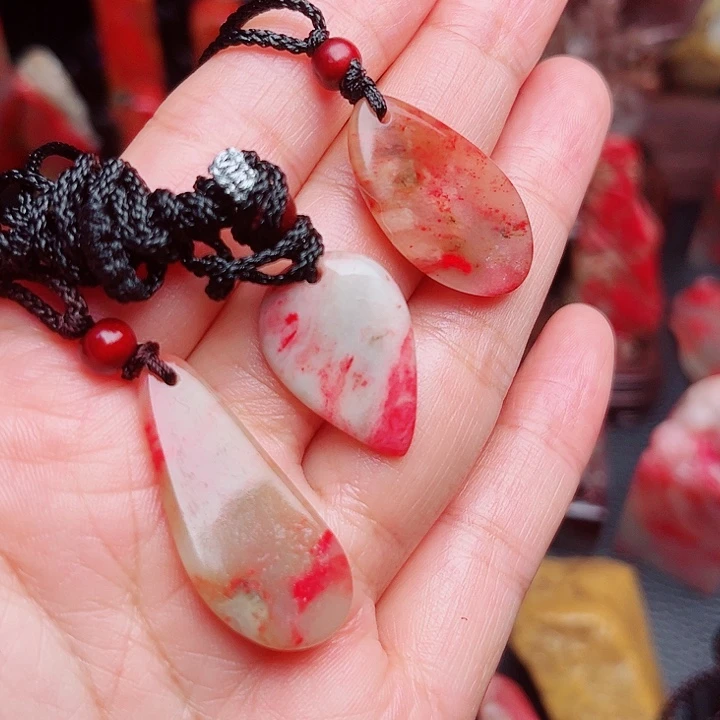 昌化鸡血石昌化鸡血石精品挂件