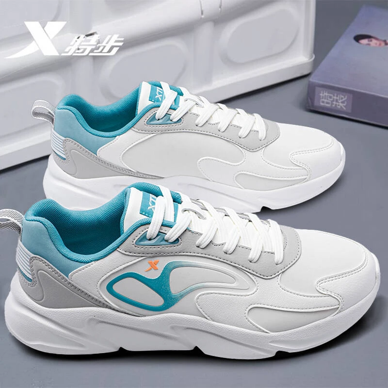 特步男鞋跑步鞋2025秋冬新款百搭耐磨运动鞋子皮面防水休闲鞋男款