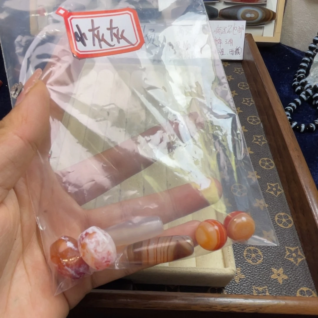 小***咴玛瑙/玉髓未镶嵌珠宝半成品