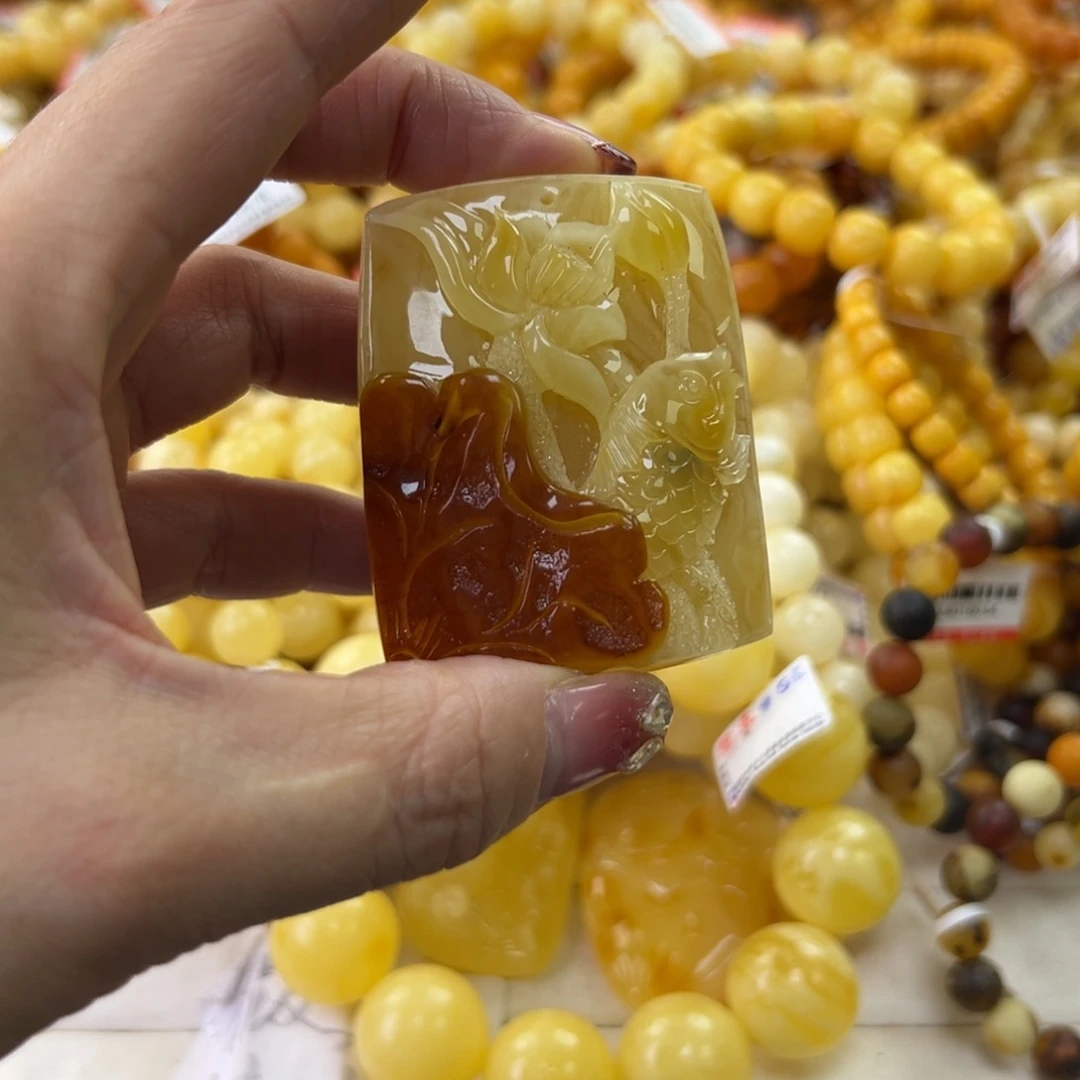 琥珀珠宝奇石未镶嵌
