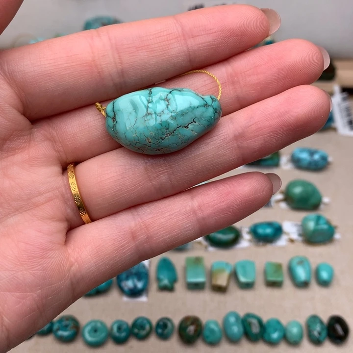 绿松石未镶嵌珠宝奇石